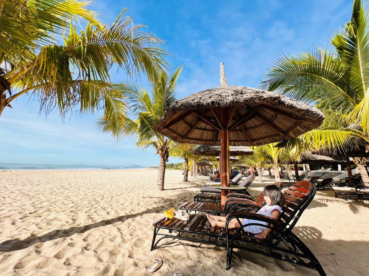 1 Seaview- 2 Gardenview 2Mins To The Beach - Luxury Condotel Фантхьет Экстерьер фото